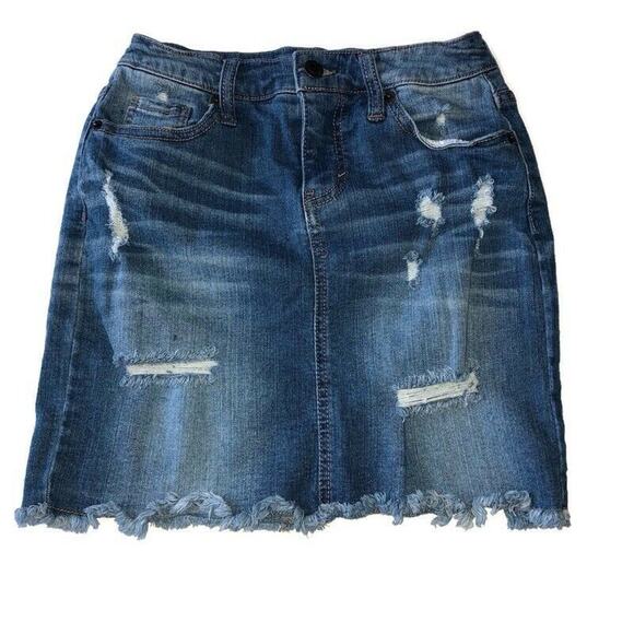 Mossimo Womens Jean Skirt Size 2/26 Destoyed Distressed Denim Skirt Medium Wash - Picture 1 of 4